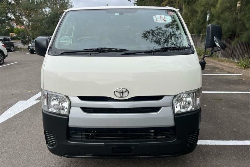 2016 Toyota Hiace DX Long