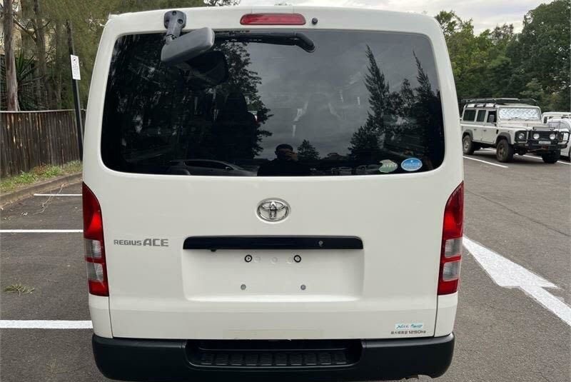 2016 Toyota Hiace DX Long