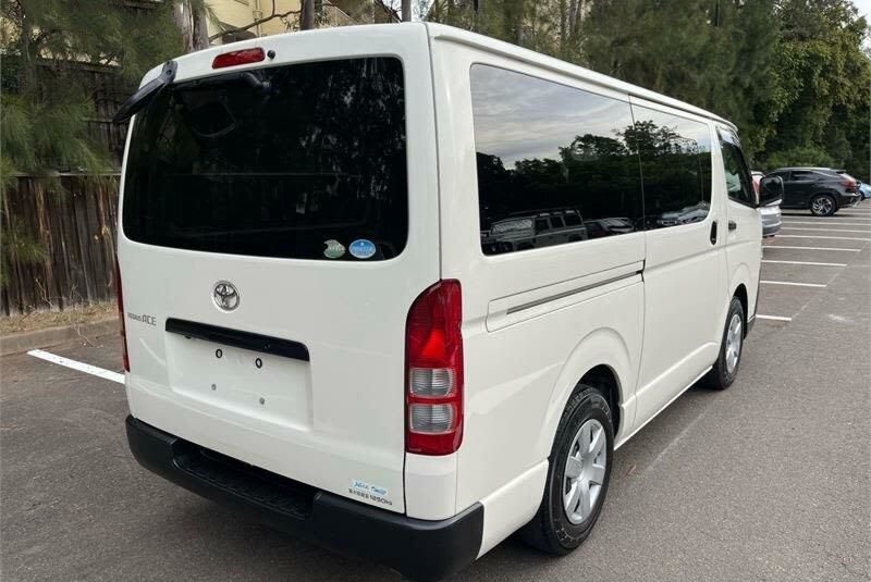 2016 Toyota Hiace DX Long