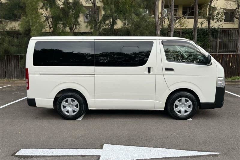 2016 Toyota Hiace DX Long