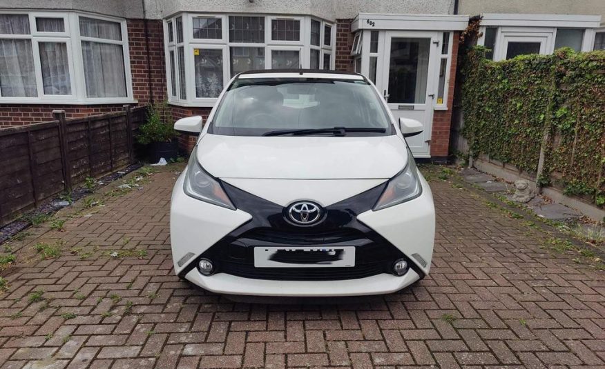 2015 Toyota Aygo 1.0 VVT-i x-pression Hatchback 5dr Petrol x-shift