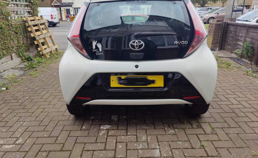 2015 Toyota Aygo 1.0 VVT-i x-pression Hatchback 5dr Petrol x-shift