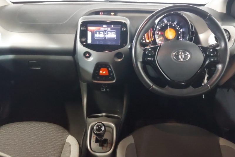 2020 (70) Toyota Aygo 1.0 VVT-i X-Trend TSS 5dr x-shift